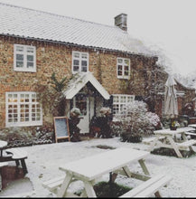 Load image into Gallery viewer, WREATH MAKING & CREAM TEA 03.12.2026 6pm