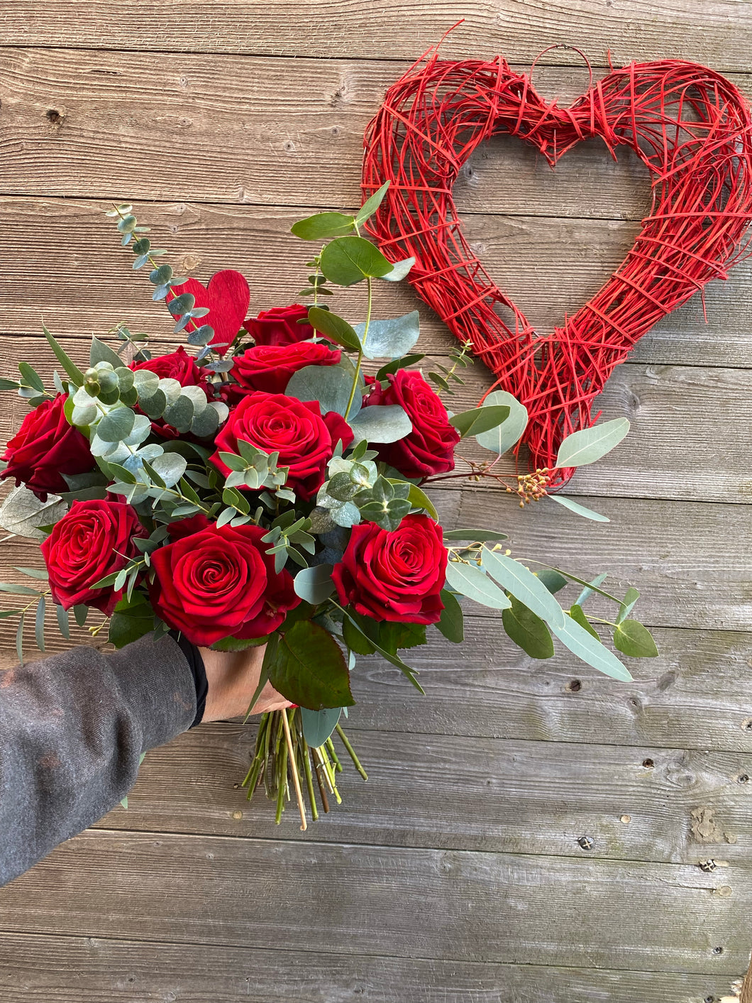 Red Rose Dozen